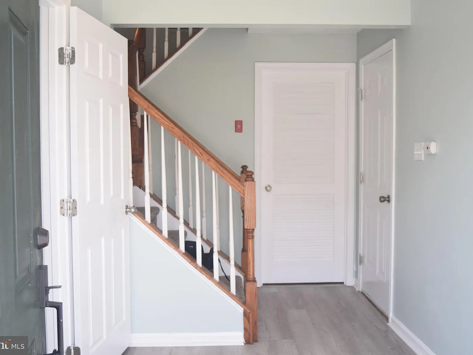 3 bed, 4.0 bath, 1660 sqft, $2,800 — Photo 2