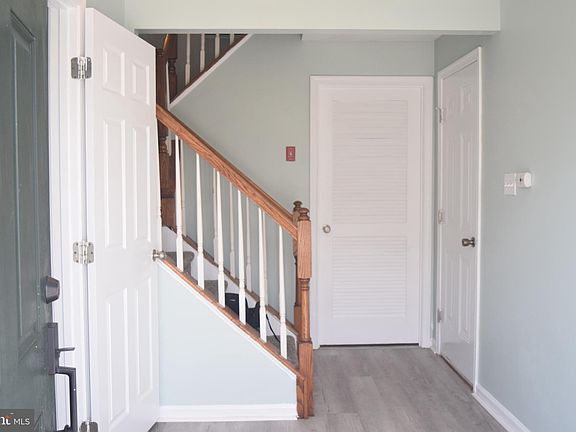 2nd image of 326 Larose Dr #326