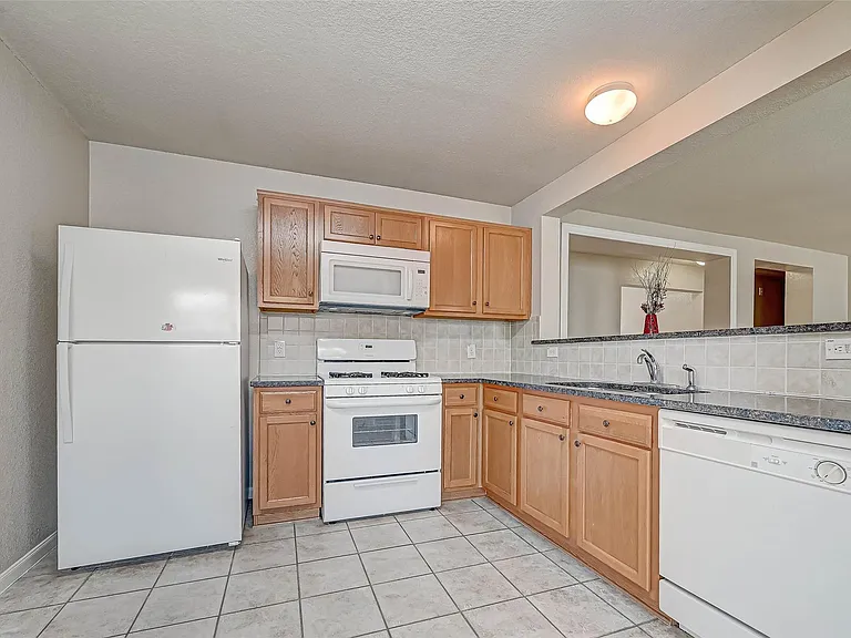 22138 Orchard Dale Dr — Photo 10