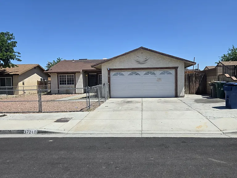 37210 Sabal Ave — Photo 1