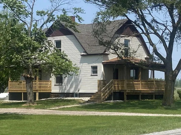 7977 N Portsmouth Rd, Bay City, MI 48708