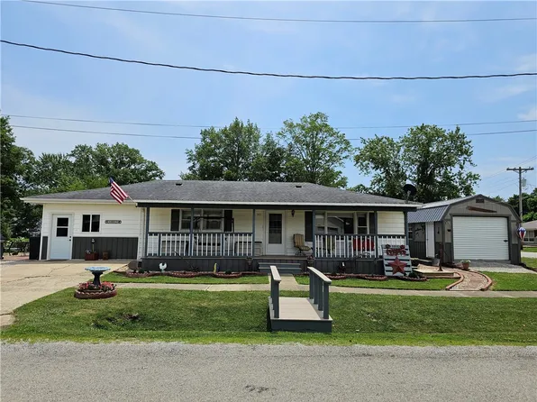 301 E Illinois St, Greenup, IL 62428