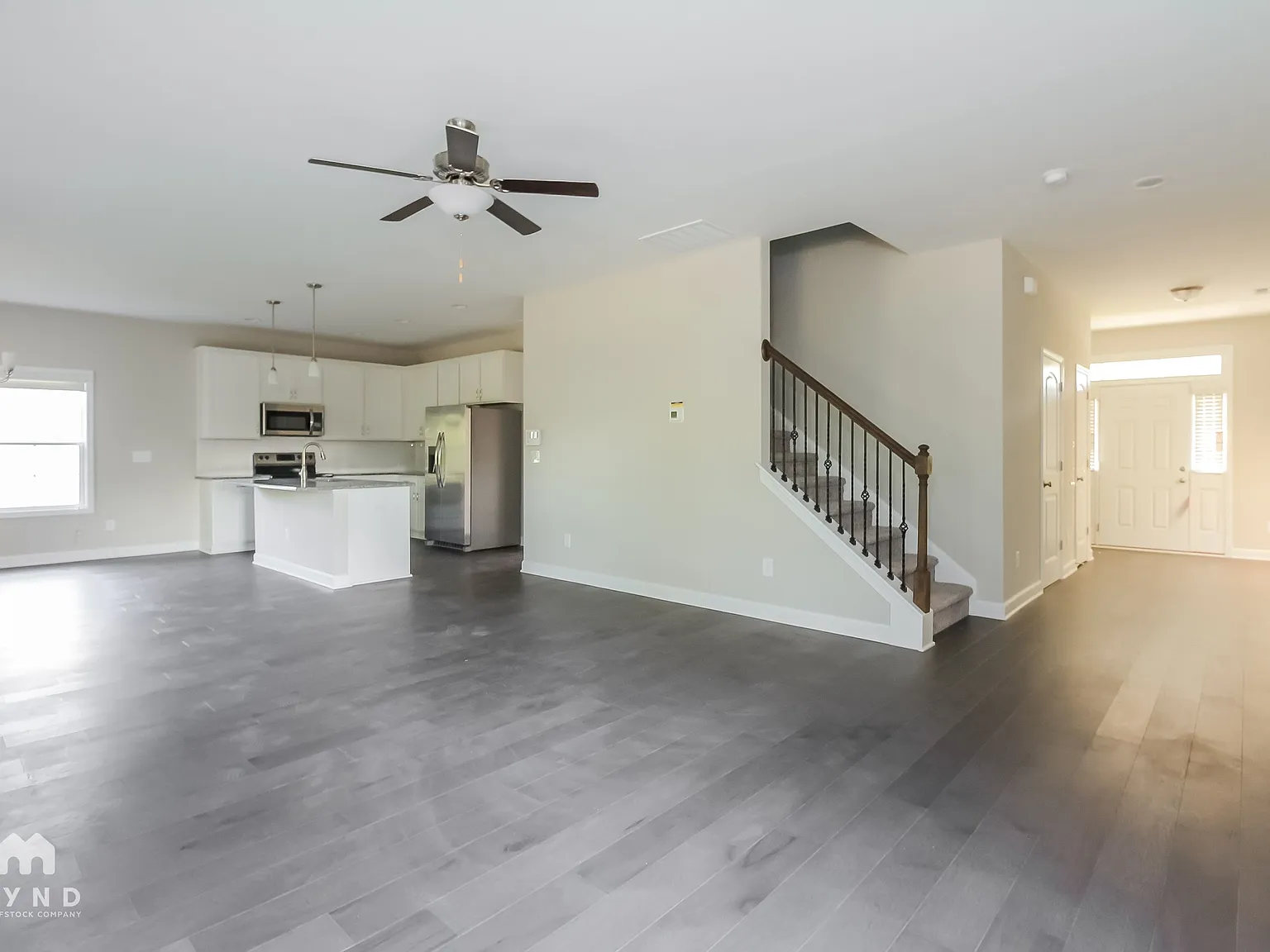 4 bed, 2.5 bath, 2308 sqft, $2,349 — Photo 3
