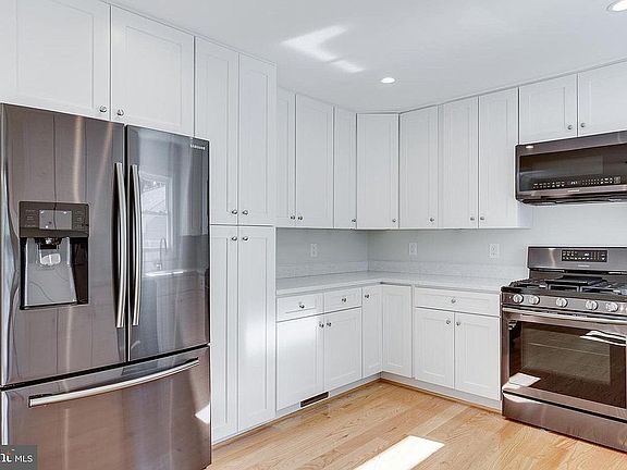 2nd image of 5505 Trin St