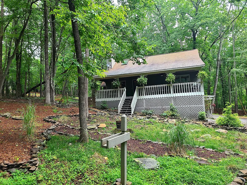120 Rocky Stream Ct