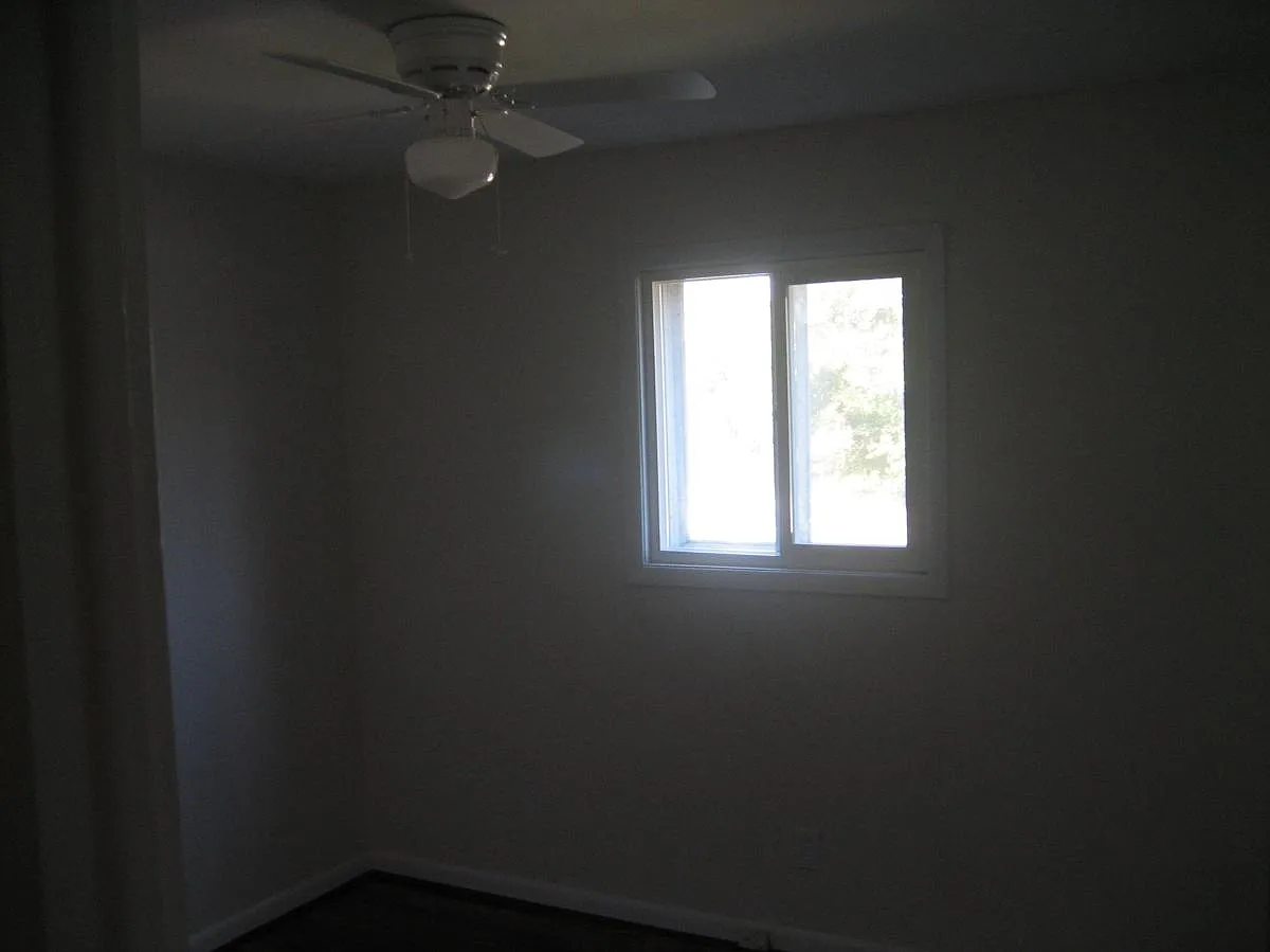 2 bed, 700 sqft, $1,600 — Photo 2