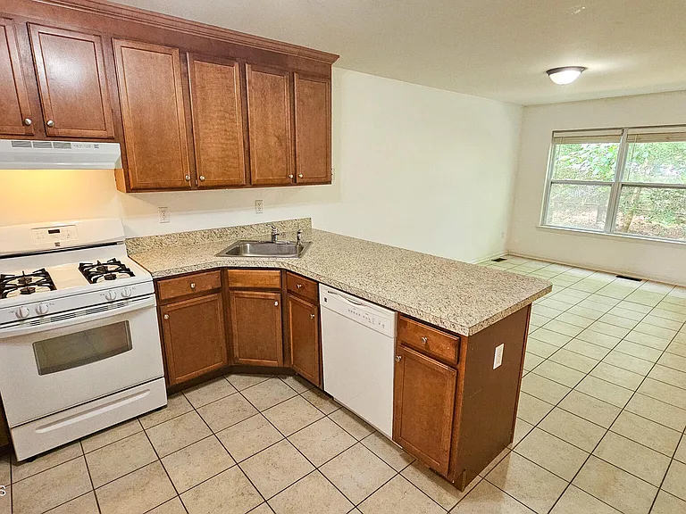 380 Radio Rd #C-2 — Photo 3