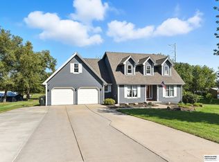 18104 Murray Trl, Gretna, NE 68028