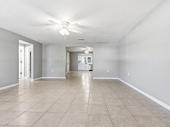 5th image of 4941 Amherst Ct