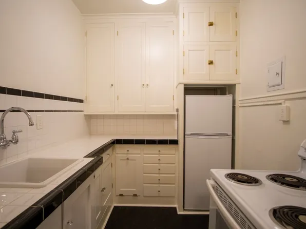 1034 NW 21st Ave #4, Portland, OR 97209