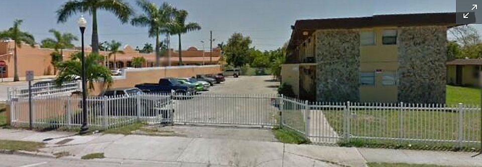 1st image of 567 W Palm Dr APT 10