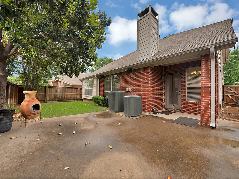 18638 Tall Oak Dr — Photo 36