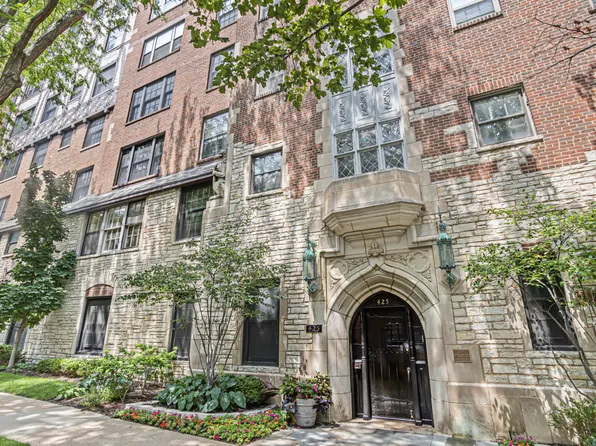 425 Grove St #2C, Evanston, IL 60201
