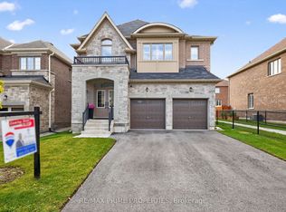 32 Frederick Taylor Way, East Gwillimbury, ON L0G1M0