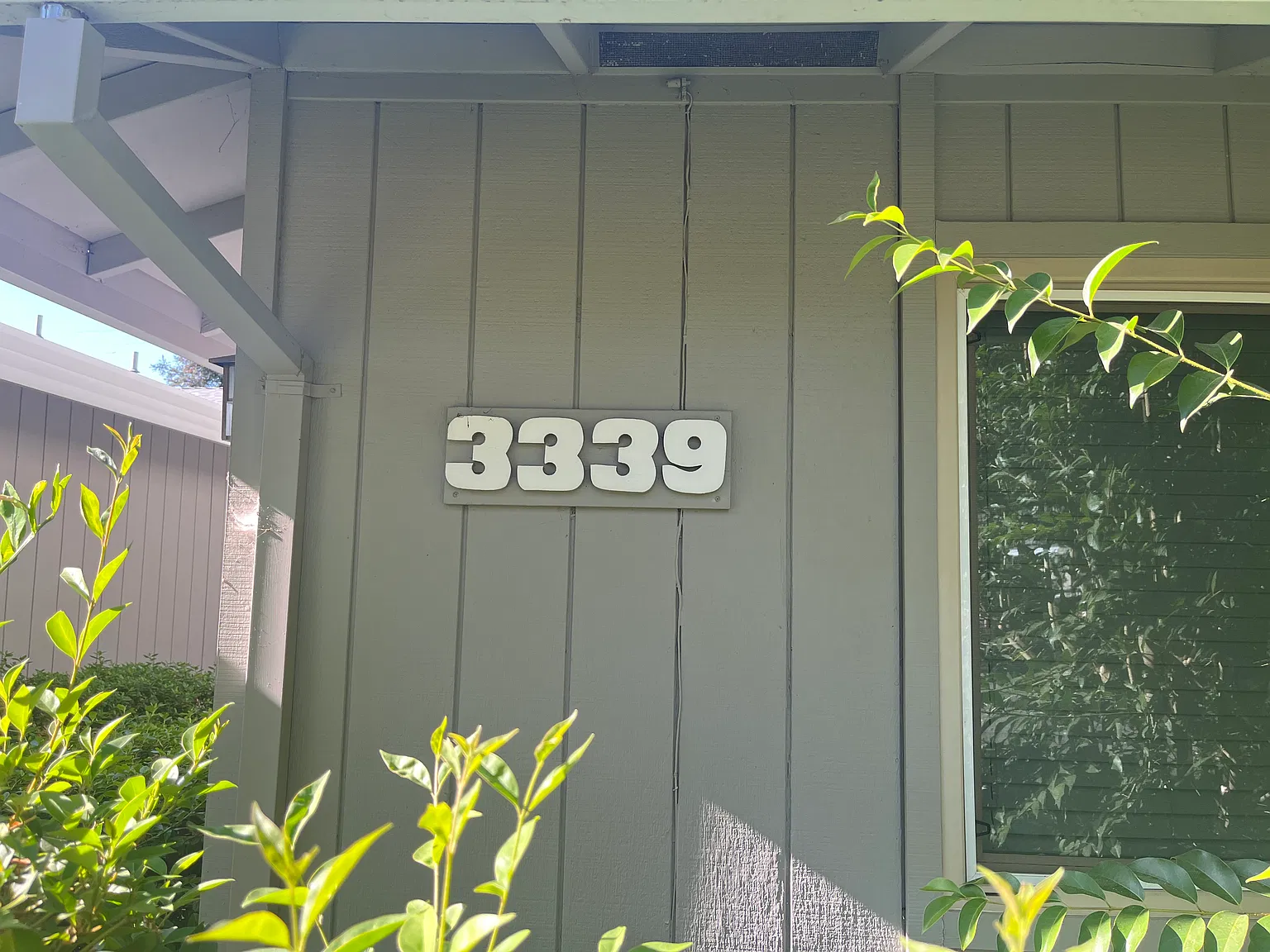 4 bed, 1988 sqft, $3,600 — Photo 2