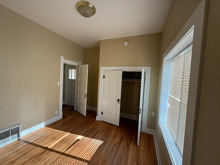 915 E Routt Ave — Photo 5