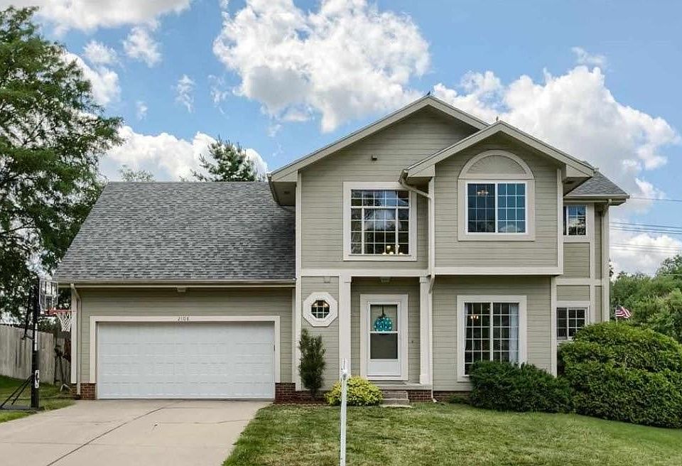 1st image of 2108 Queen Dr