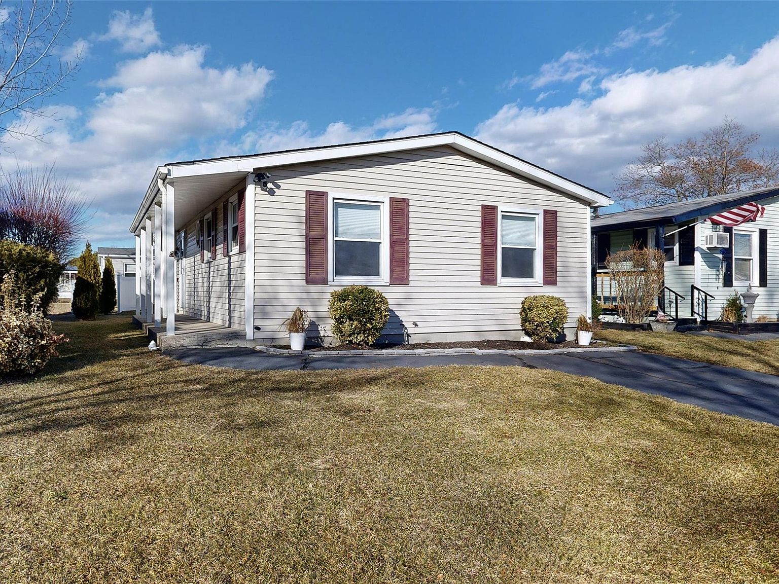 48 Village Circle S, Manorville, NY 11949 | MLS #821669 | Zillow