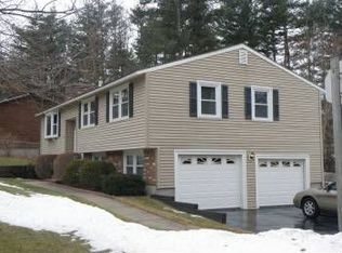 29 Wheaton Dr, Nashua, NH 03063