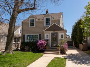 5048 N Berkeley Blvd, Whitefish Bay, WI