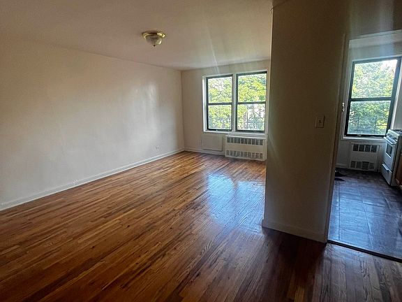 4th image of 1829 Caton Ave #4Y