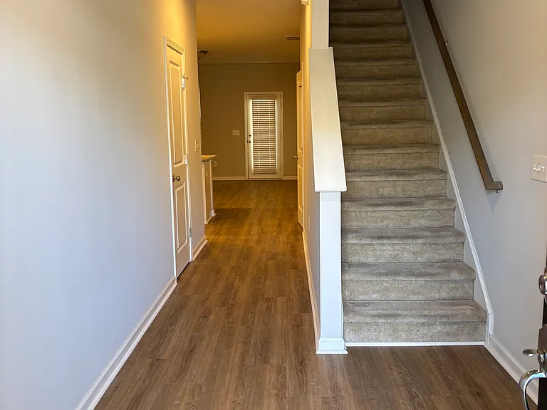 8925 Commons Townes Dr — Photo 2