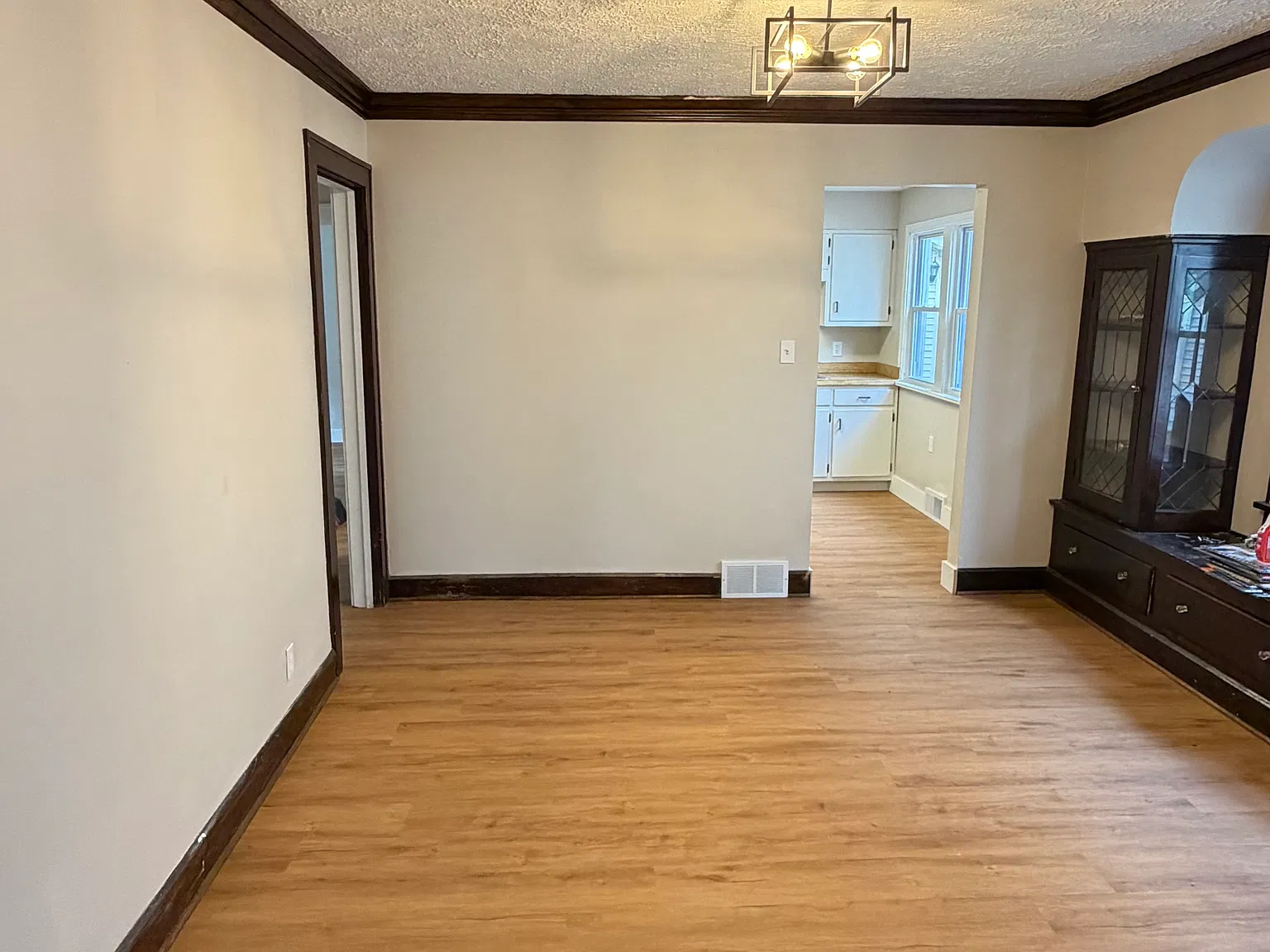 2 bed, 1030 sqft, $1,100 — Photo 4