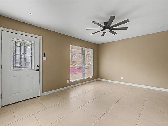 5th image of 302 Palm Tree Dr