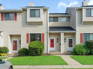 423 Middlewood Rd, Middletown, NJ 07748