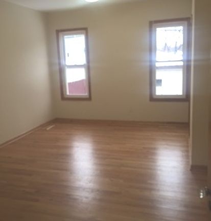 5th image of 5056 N Avers Ave