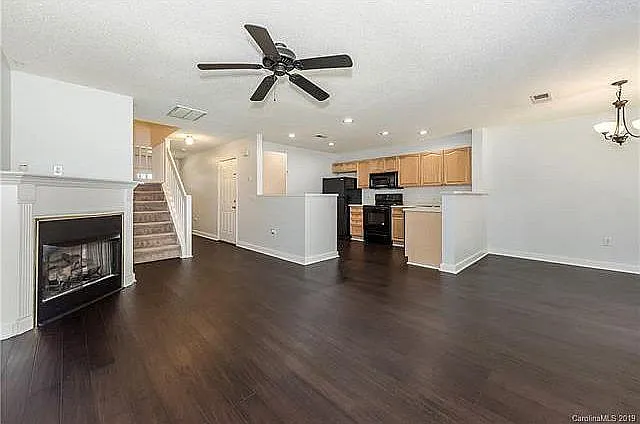 9438 Elizabeth Townes Ln — Photo 12