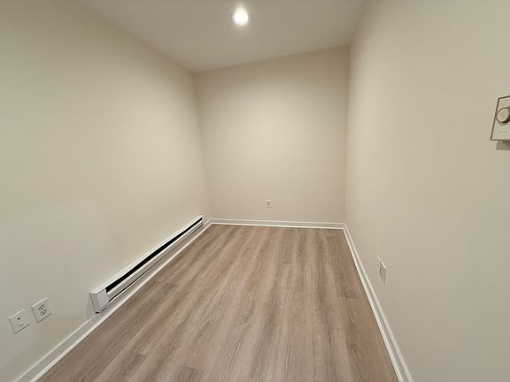 3rd image of 452 Park Dr #22