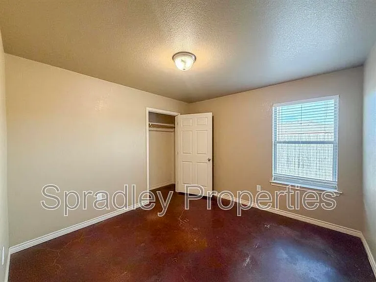 1514 Brady Way — Photo 9