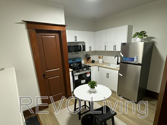 2nd image of 7 Centre St #St4