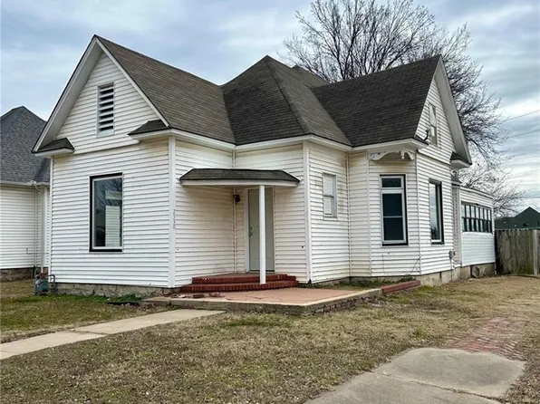 2530 Crawford Ave, Parsons, KS 67357
