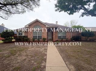 310 Iroquois Ln, Waxahachie, TX 75165