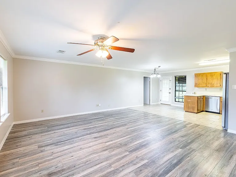 204 Bunker Hill Rd — Photo 2