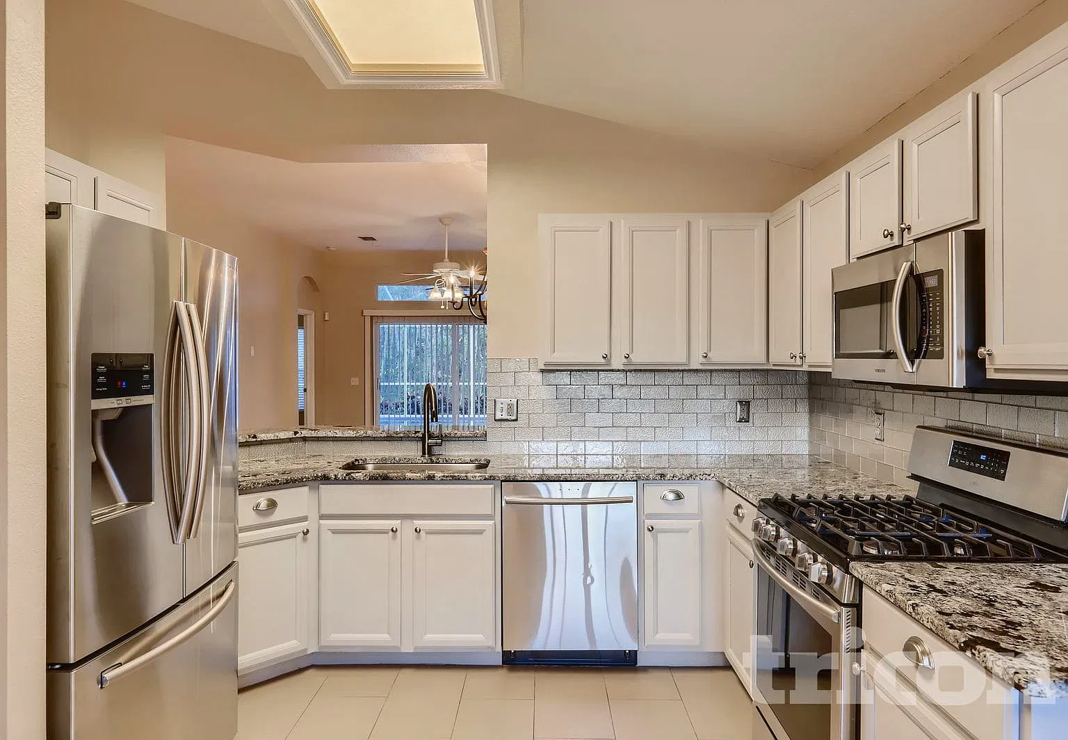 9926 Bridgeton Dr Tampa FL — Photo 4
