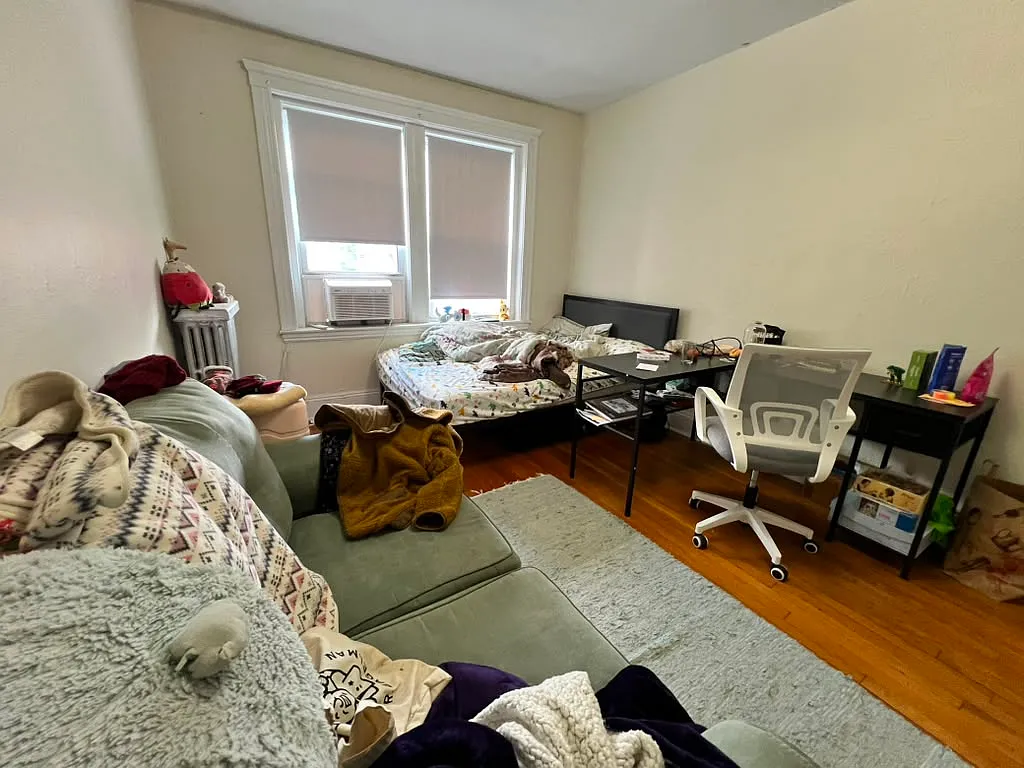 Studio, $2,025 — Photo 2