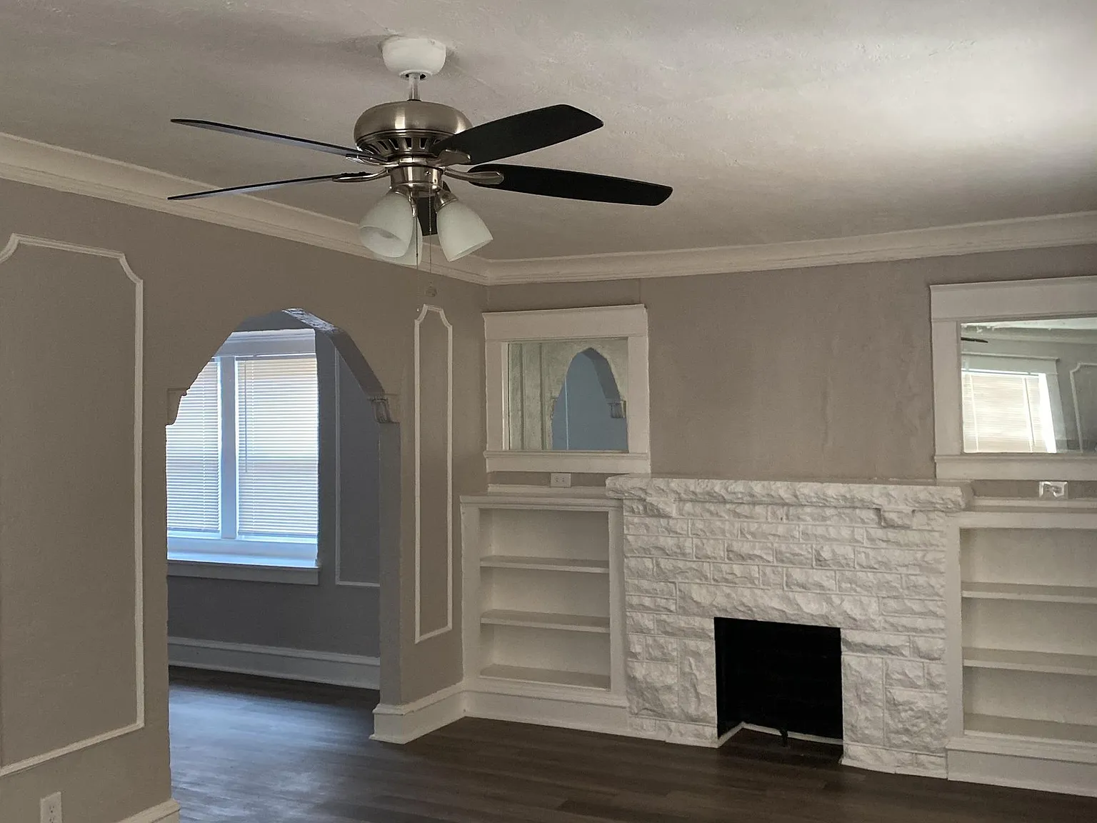 4 bed, 1.5 bath, 1407 sqft, $1,347 — Photo 2