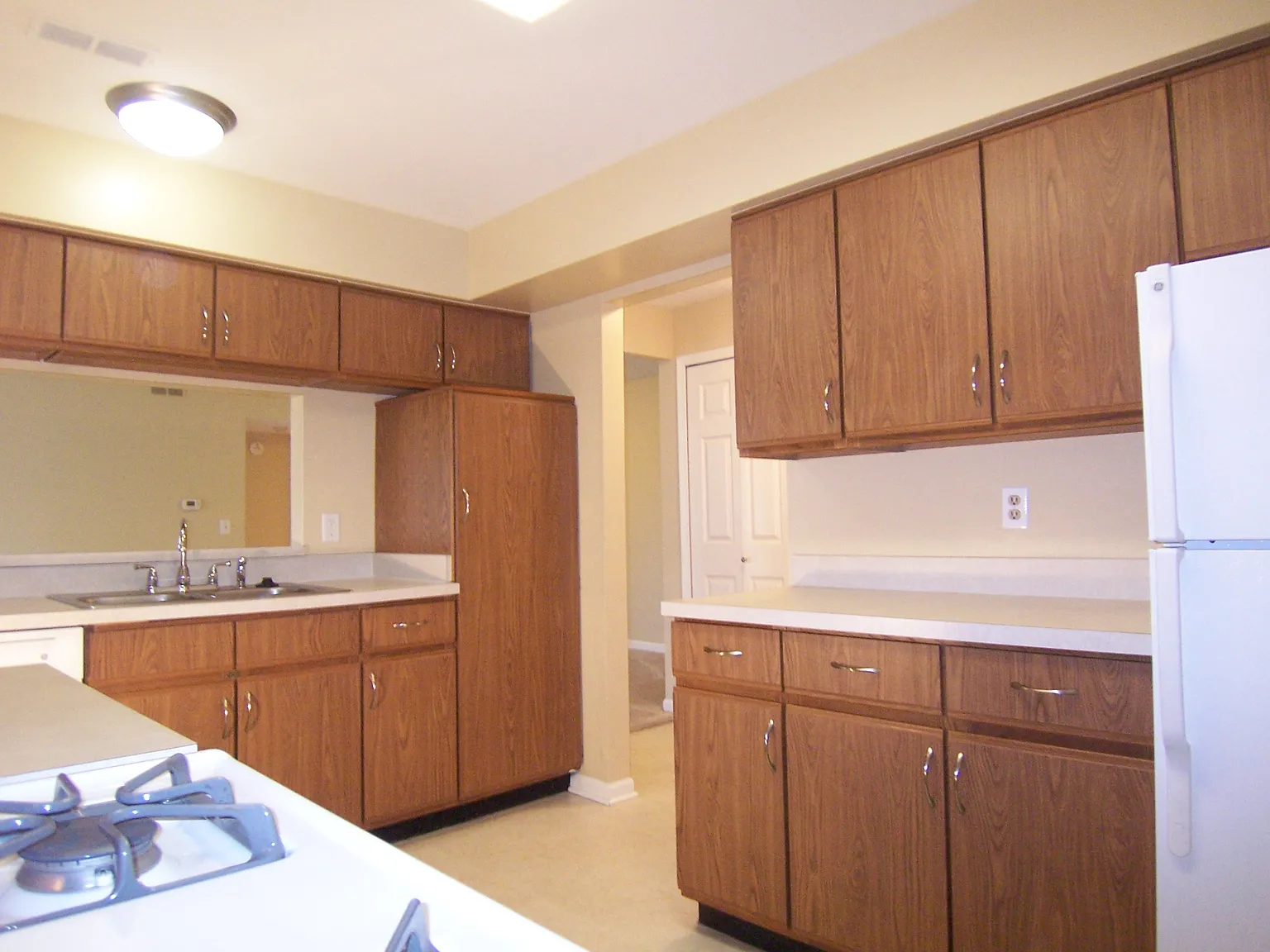 2 bed, 932 sqft, $1,395 — Photo 1
