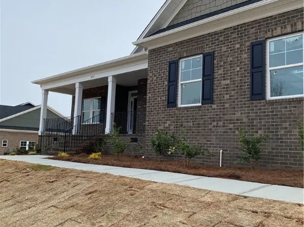 1403 Cross Creek Dr, Seneca, SC 29678