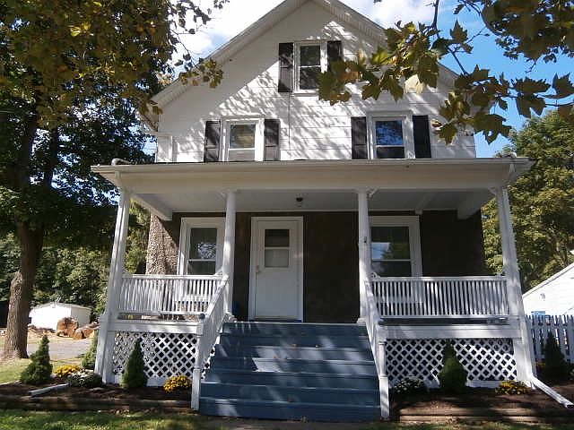 1st image of 126 Chapel St