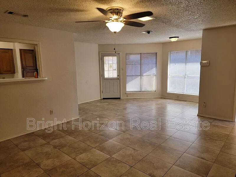 2 bed, 2.0 bath, 1086 sqft, $1,550 — Photo 4