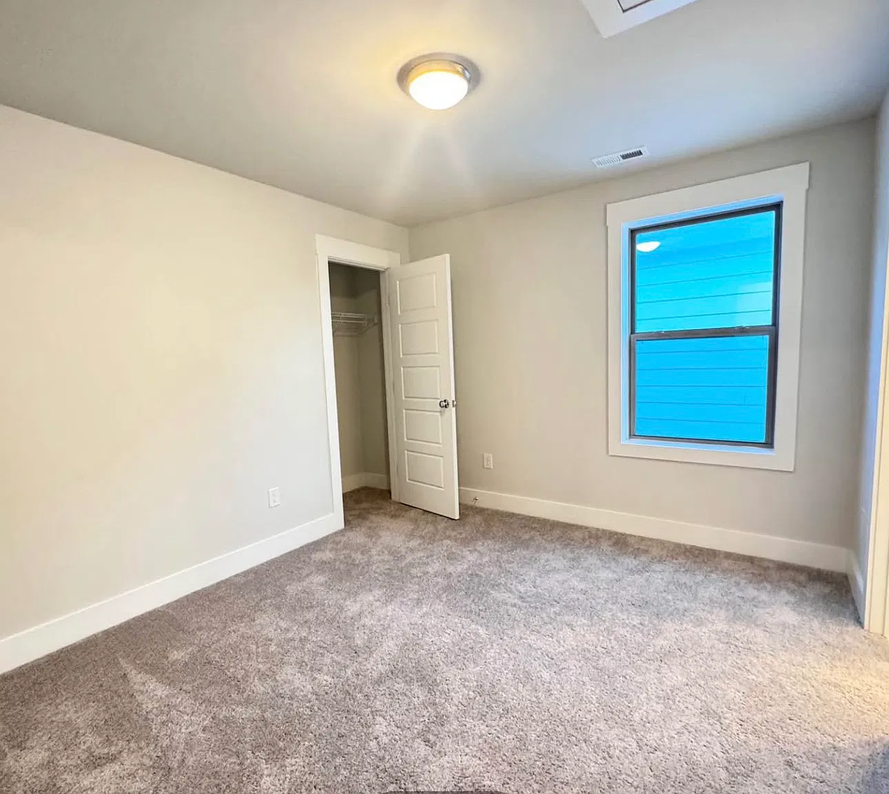 3 bed, 2.5 bath, 1840 sqft, $2,400 — Photo 4