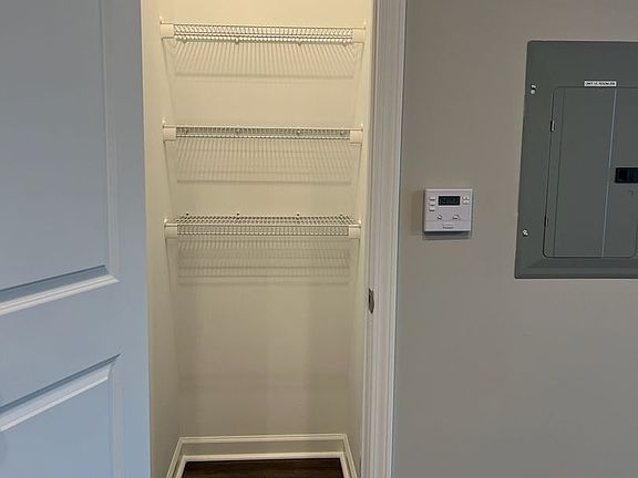 5th image of 318 E Saint Catherine St #202