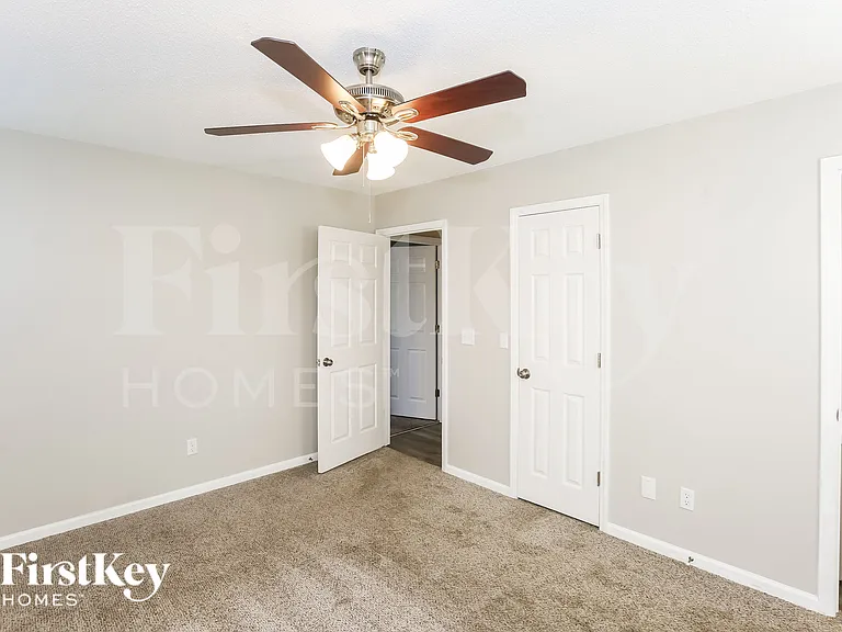 414 Chrysler St — Photo 8