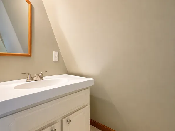 136 Mount Hunger Shore Rd, Windham, ME 04062
