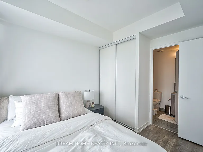 898 Portage Pkwy #1908 — Photo 12