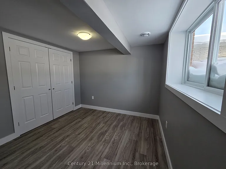 398 Kingsway St E #2 — Photo 23